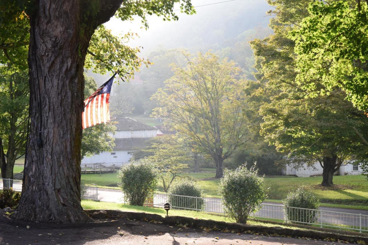 The Inn At Warm Springs Exterior photo